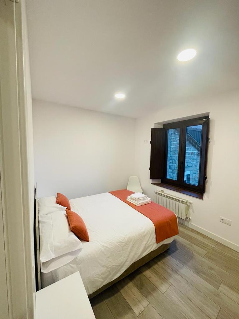 Apartamentos Rurales La Plaza 2 Duruelo de la Sierra Buitenkant foto